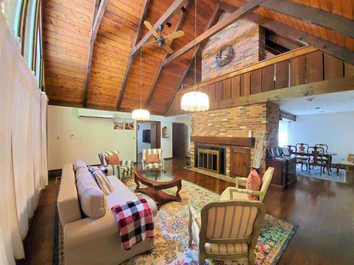 Walk To Pool & Beach - Spacious Gateway, Hot Tub, Game Room Pocono Country Place Exterior foto